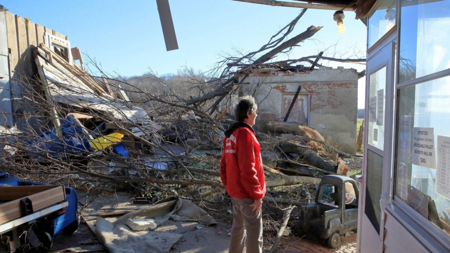 Kentucky Clears Mountains of Tornado Debris; 12 Children Among 74 Dead