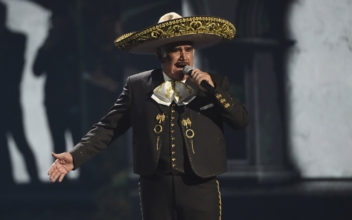 Vicente Fernández, Revered Mexican Singer, Dies at 81