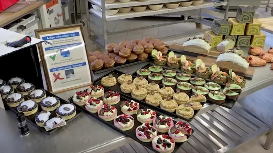 German Baker Serves Up Algae Pastries