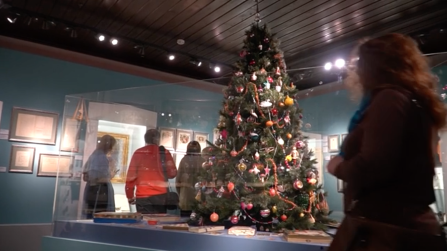 Russia Exhibits Christmas Traditions