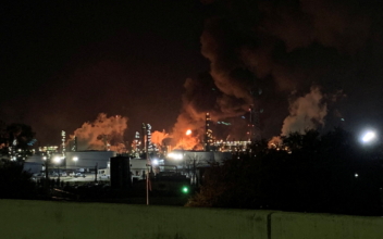 4 Injured in Fire at Exxon’s Baytown, Texas Plant