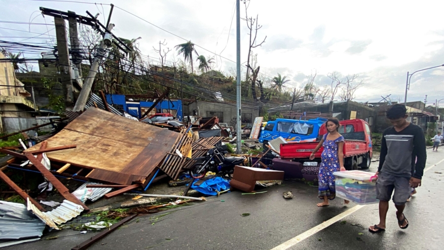 Typhoon Leaves 31 Dead, Many Homes Roofless in Philippines