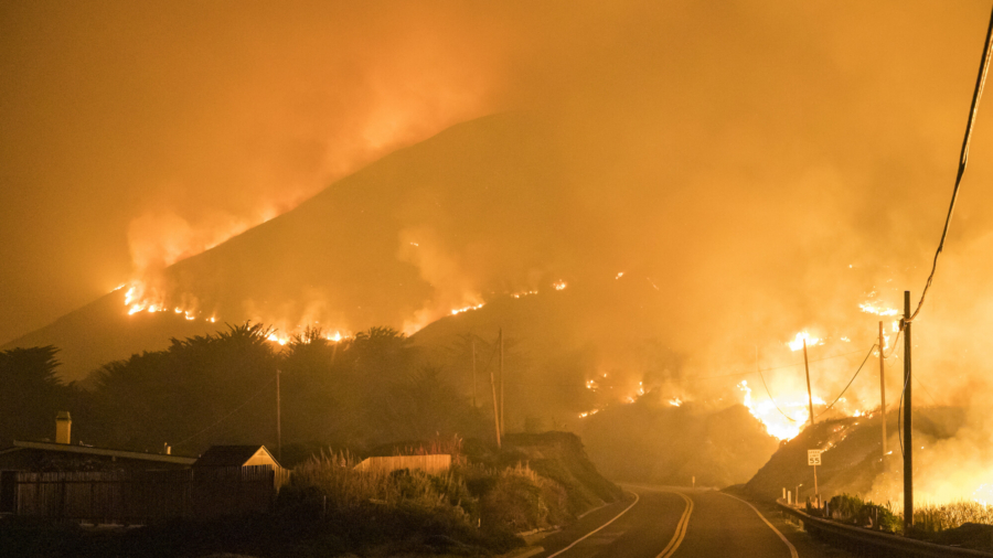 Coastal Fire 35 Percent Contained in California's Big Sur