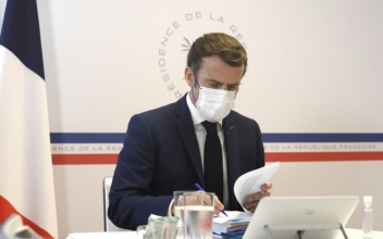 Macron’s Jab at Unvaccinated Draws Criticism