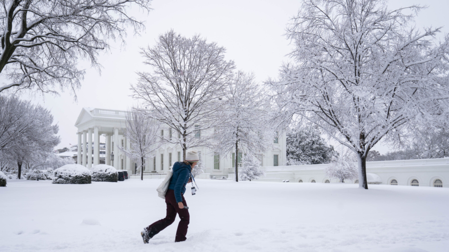 Capitol Report (Jan. 3): Snowstorm Shuts Down Washington DC