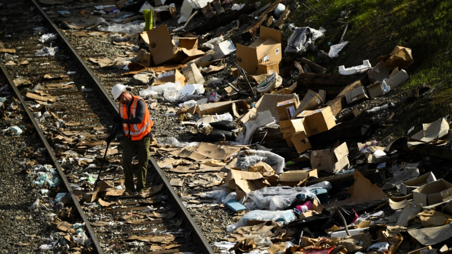 California Governor Helps Trains Cleanup