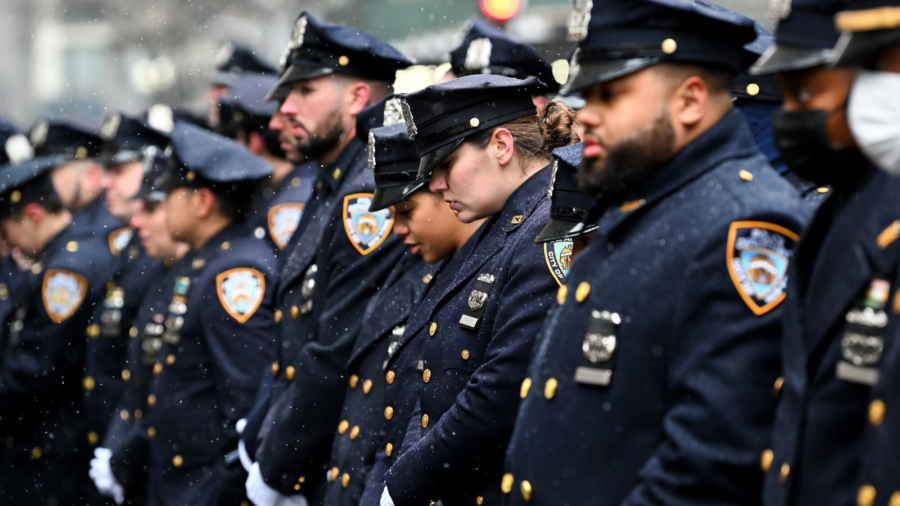 Thousands Gather to Mourn NYPD Officer