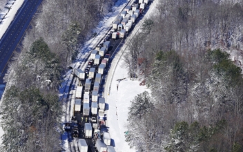 Virginia Officials Defend Response to Snowy Gridlock on I-95