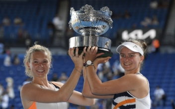 Top-Ranked Krejcikova, Siniakova Win Women’s Doubles