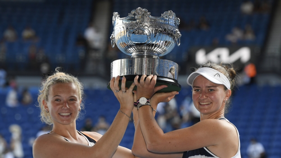 Top-Ranked Krejcikova, Siniakova Win Women’s Doubles