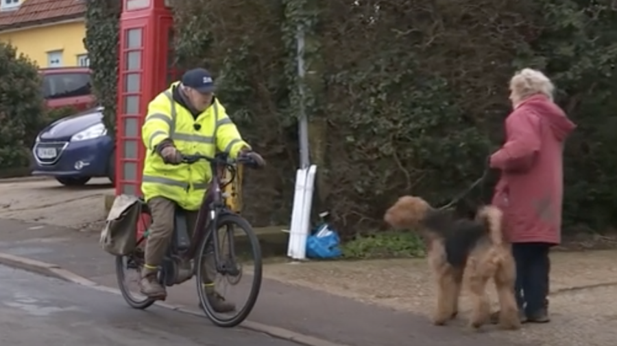 100-Year-Old WWII Veteran Cycles 100 Miles a Week
