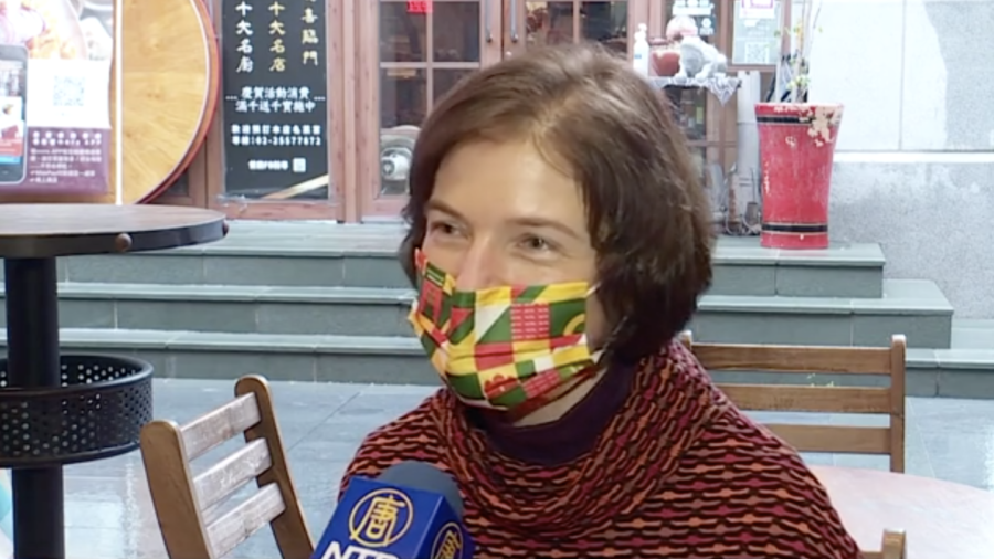 Lithuanian Woman Thanks Taiwan For Its Freedom