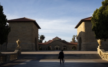 Stanford Students Petition Against Vaccine Mandate