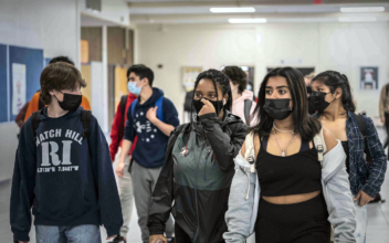 Oregon to Scrap Indoor, School Mask Mandate by March 31, Officials Say