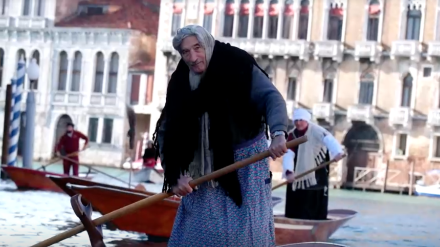 Venice Rowers Celebrate 'Epiphany'