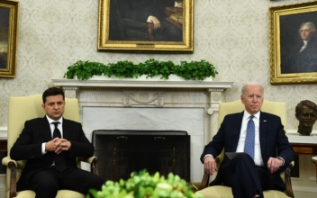 White House Denies Biden Warned Ukraine’s Zelensky That Kyiv Would Soon Be ‘Sacked’ in Russian Invasion