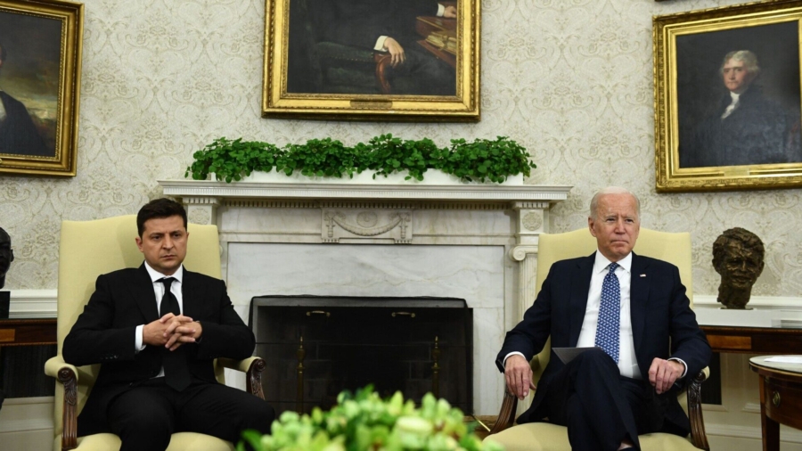 White House Denies Biden Warned Ukraine’s Zelensky That Kyiv Would Soon Be ‘Sacked’ in Russian Invasion