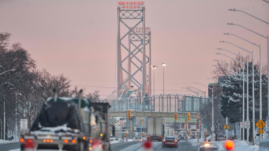 Major US–Canada Border Crossing Reopens After Being Blocked by Protesters