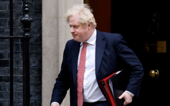 UK’s Johnson Announces End to All COVID-19 Restrictions in England