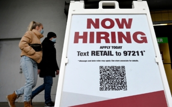 US Job Growth Beats Expectations in February, Unemployment Falls
