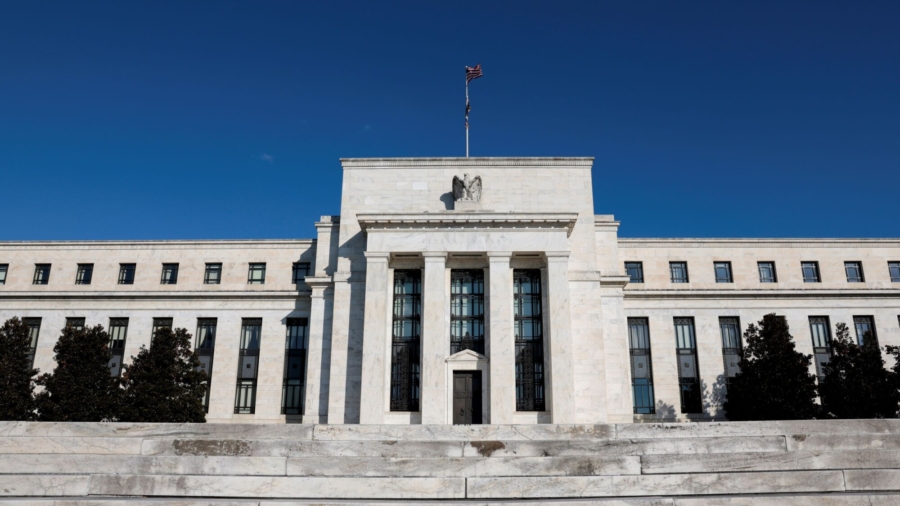 Minutes Show Federal Reserve Ready for Rate Hikes, Tightening