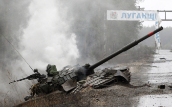 Russian Forces Slowed by Strong Ukrainian Resistance, Officials Say