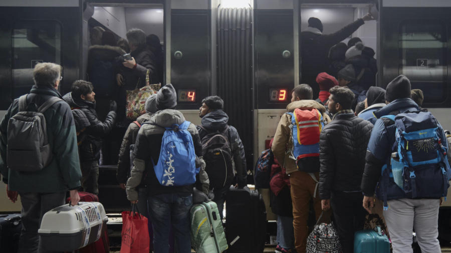 'Behave': China to Citizens as They Leave Ukraine