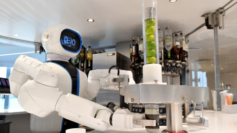 Robot Serves Drinks at Mobile World Congress