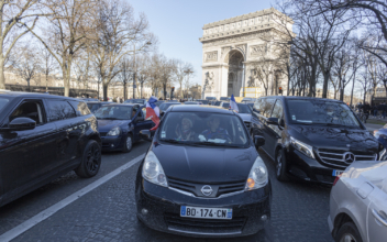 Freedom Convoy Blocked From Entering Paris