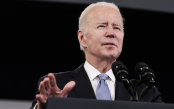 5 States Sue Biden Over Minimum Wage Increase for Federal Contractors