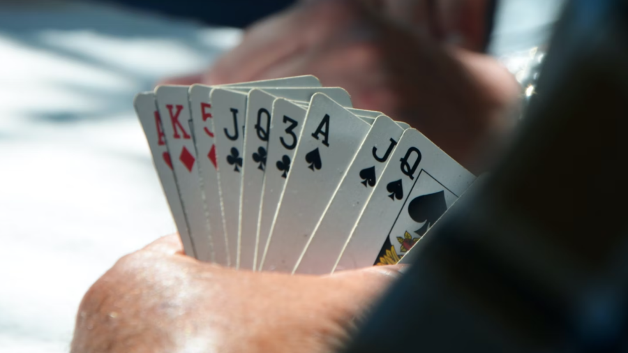 Australia: Adults, Kids Keep Playing Old Card Games