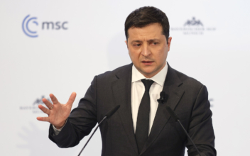 Ukrainian President Suggests Developing Sanction Package to Deter Russian Aggression