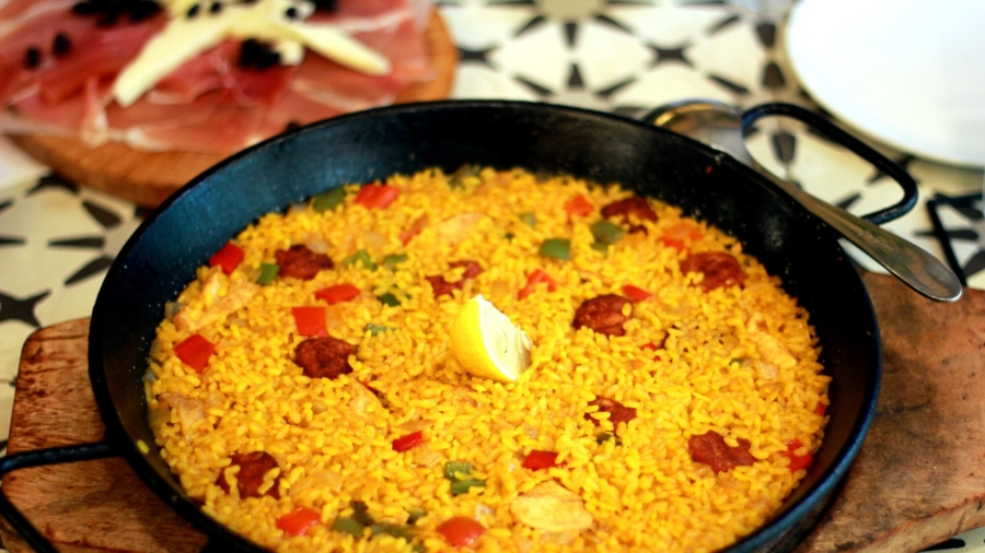 Valencia Reclaims Real Seafood-Free Paella
