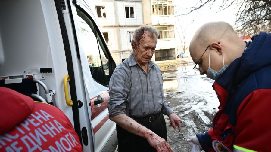 Ukrainians Flee Under Russian Military Attack