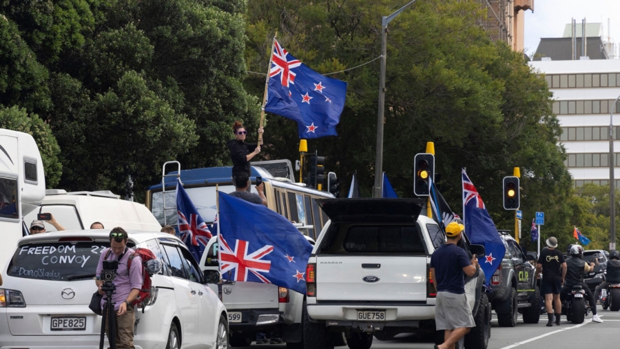 New Zealand Convoy Protesters Gather Near Parliament Against COVID-19 Restrictions