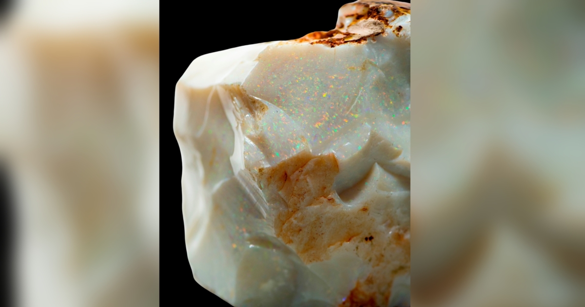 Huge Opal Sells for Nearly 144,000 at Alaska Auction NTD