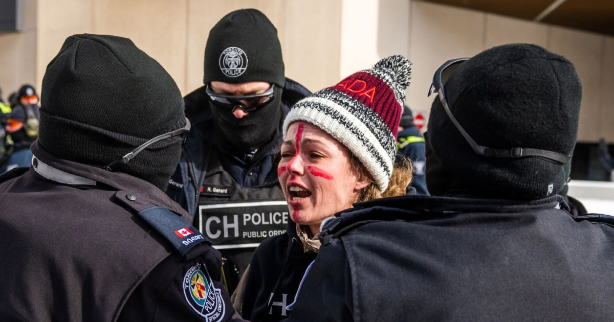 LIVE: Canadian Police Arrest Protesters in Ottawa | NTD