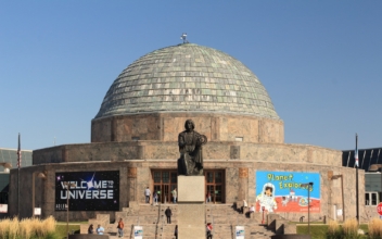 Chicago’s Planetarium to Delight Visitors Once Again