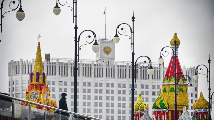 Russia Responds to Expulsion of Its Diplomats