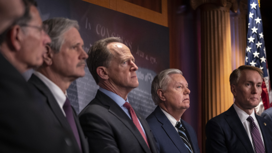 Senators Urge Tougher Action on Russia