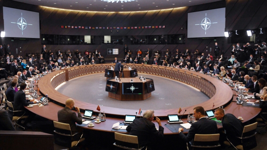 NATO Foreign Ministers Meet Over Ukraine