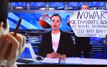 Russian Court Fines Woman After Protest on TV
