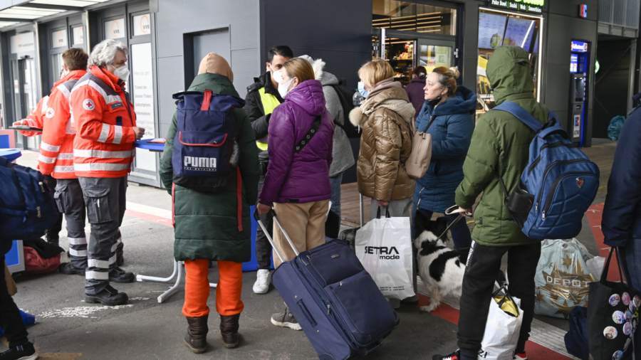 Ukrainian Refugees Enter Germany, Sweden
