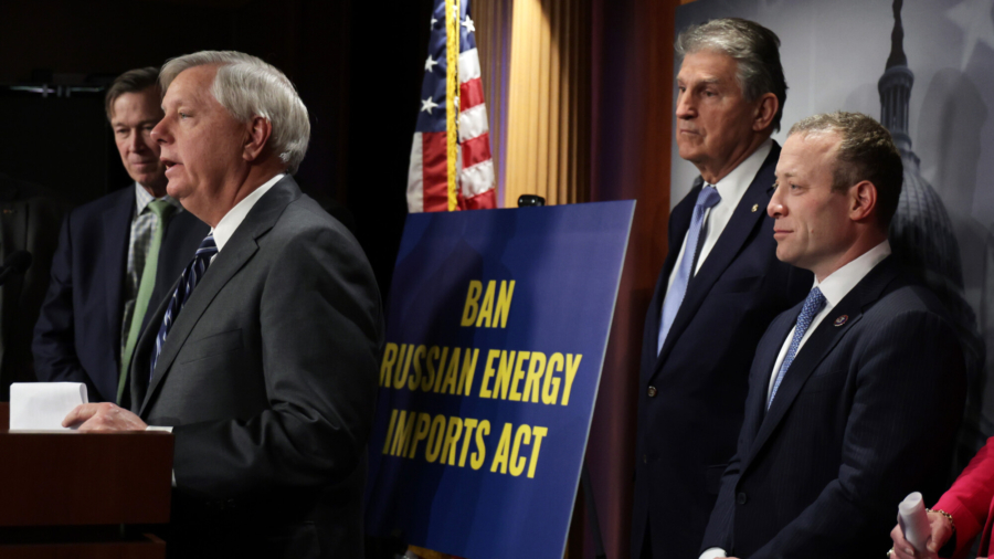 Senators Introduce Bill Banning Russian Energy Import