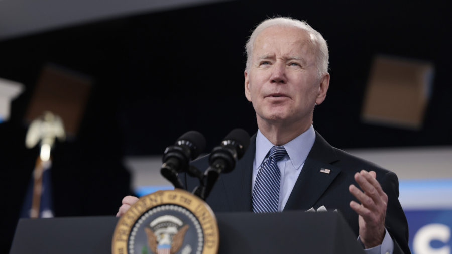 Biden Orders Oil Release to Lower Gas Prices