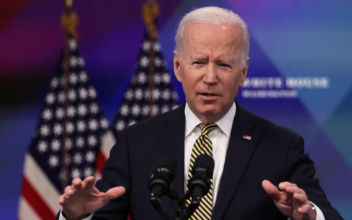 Biden to Call Xi on Friday to Discuss Ukraine, Economic Competition