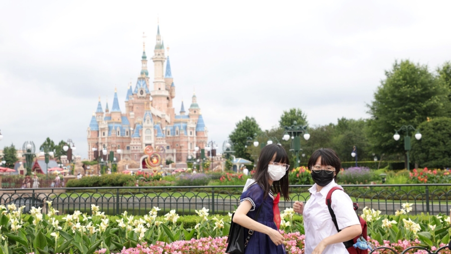 Shanghai Disney Forced to Close Amid Fresh COVID-19 Outbreak