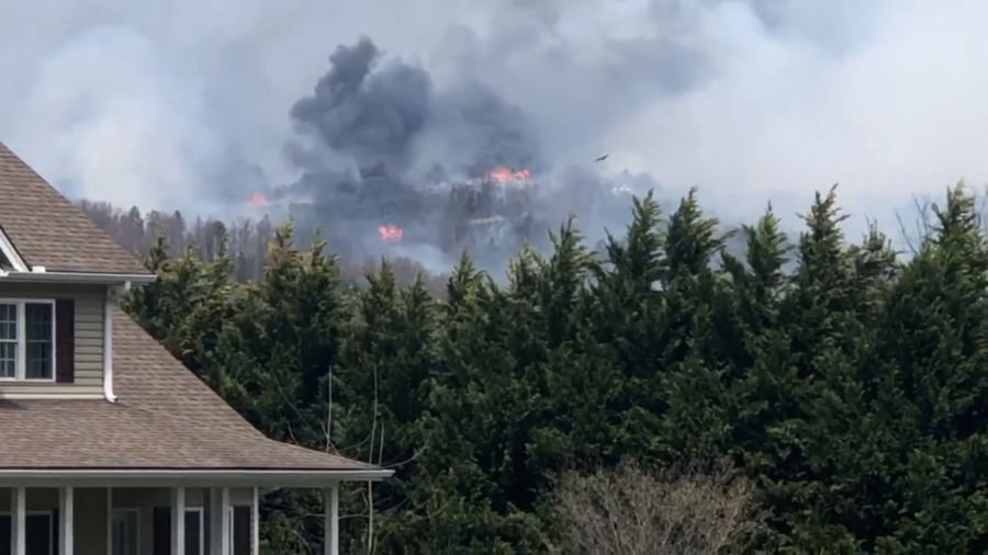 Tennessee Wildfire Near Gatlinburg Area Prompts Evacuations and School Closures