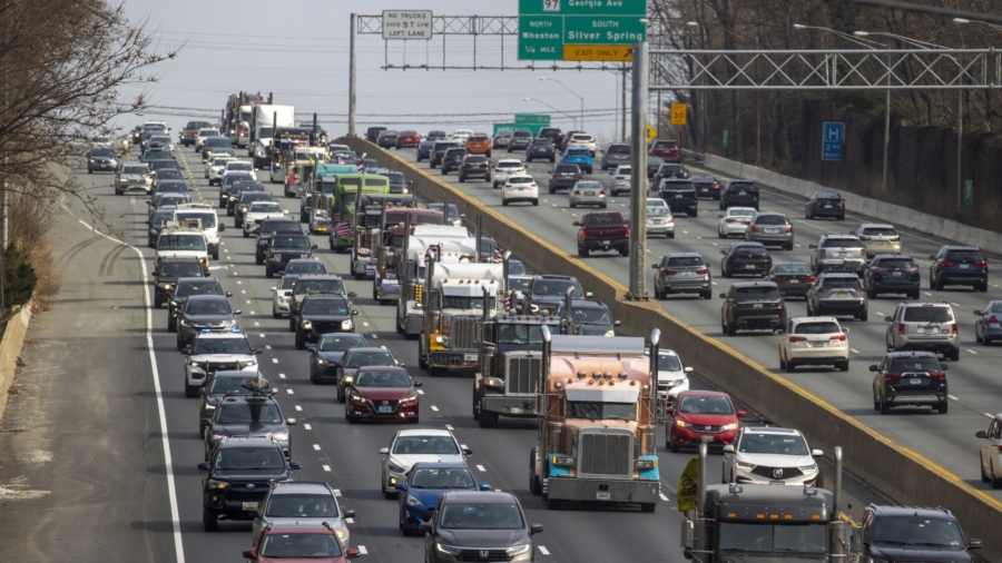 The People’s Convoy Takes Off for Fresh Beltway Loops as Organizer Warns of Interference