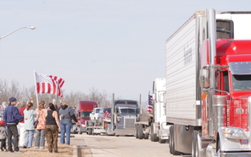 Multiple Truck Convoys Converge in Indiana for Large Rally En Route to DC